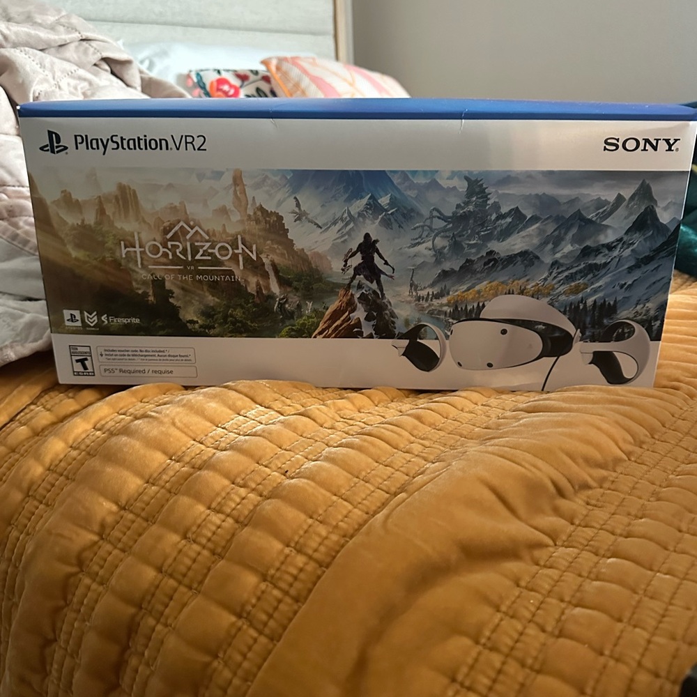 Sony PlayStation VR2 - Black and White